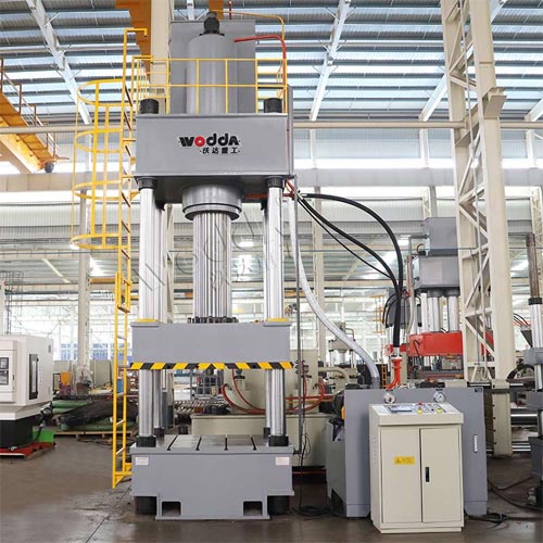 模壓玻璃鋼軟水罐底座液壓機(jī)_500噸四柱液壓機(jī)廠(chǎng)家